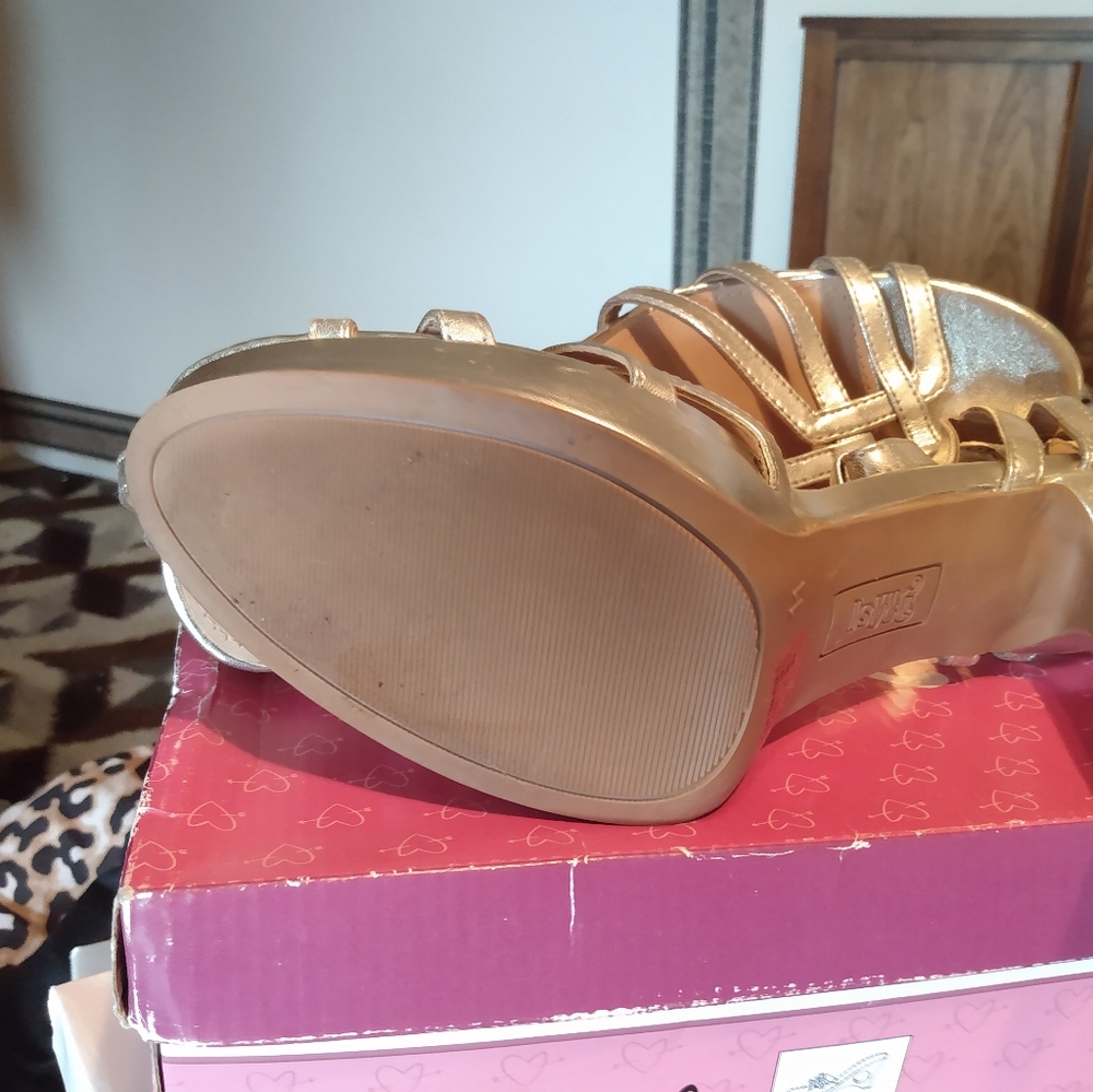 Gold metallic heels - Picture 4 of 5